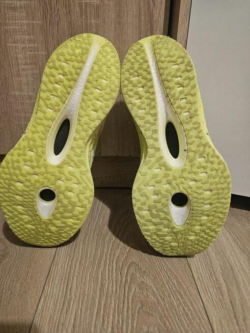 Buty sportowe biegowe