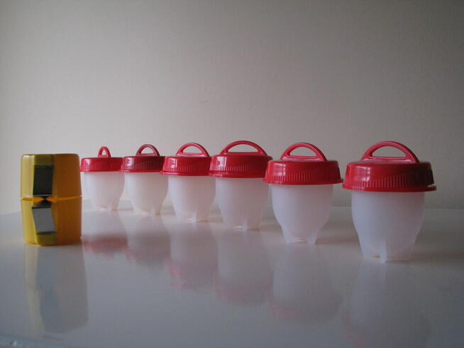 Otwieracz rozbijak do jajek silikonowe kubki forma gotowanie