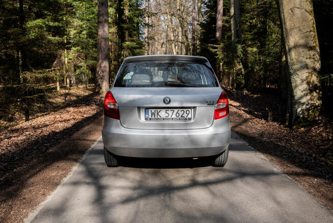 Skoda Fabia 1.4 Mpi Benzyna Klima Salon PL + 2 komplety opon