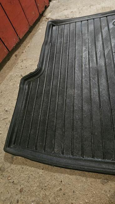 Sprzedam gumowa mata bagażnika do BMW Seria 3 F31 2011-2018