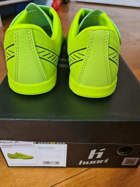 Nowe Buty do grania w piłkę halówki Huari rozmiar 32