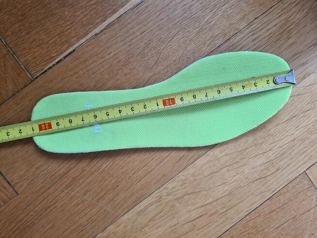 Nowe Buty do grania w piłkę halówki Huari rozmiar 32