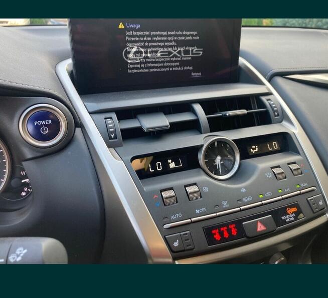 Lexus NX 300h z gazem