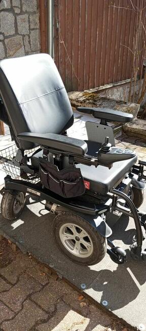 Wózek inwalidzki elektryczny - komfortowy i niezawodny