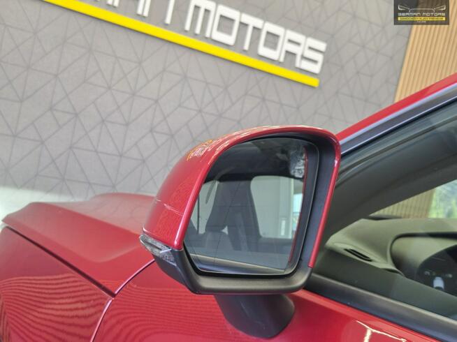 Volvo XC 40 AWD / Ledy / Panorama / Kamera 360 / Harman / Blisy / FV 23%