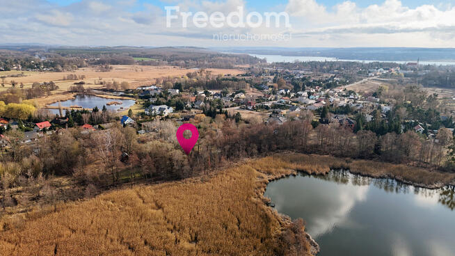 Działka pod zabudowę jednorodzinną nad jeziorem
