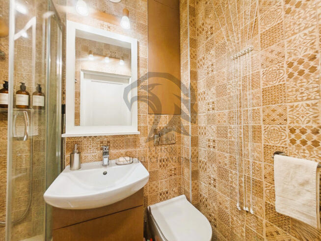 Bałucka Enklawa: Twój Własny Hotel California