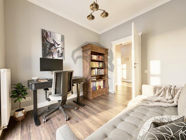 Prywatna loża wśród koron drzew