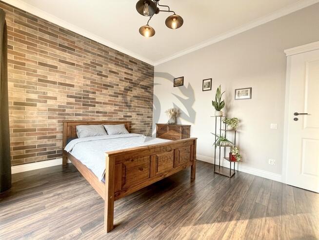 Prywatna loża wśród koron drzew