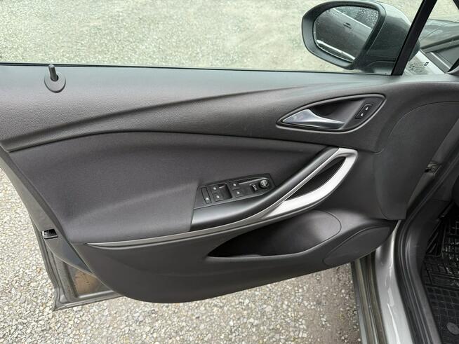 Opel Astra Salon Polska. Serwis ASO. Bezwypadkowy