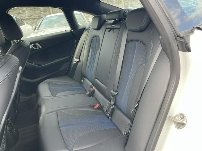 BMW 218 M Sport mHEV Skóra Kamera Podgrzewanie Virtual