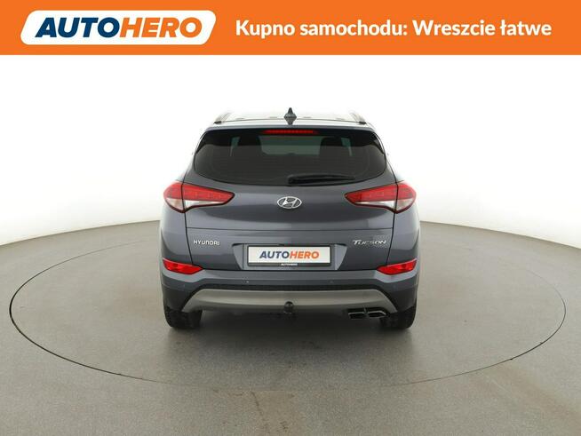 Hyundai Tucson navi klima auto grzane fotele i kierownica kamera i czujniki parkowani