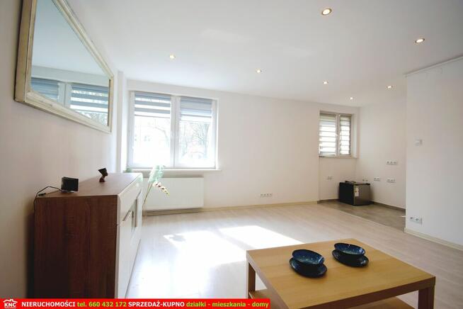 Kawalerka w centrum z bardzo niskim czynszem.