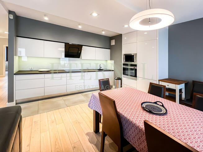 3pokojowe w centrum - parking w cenie + garaż