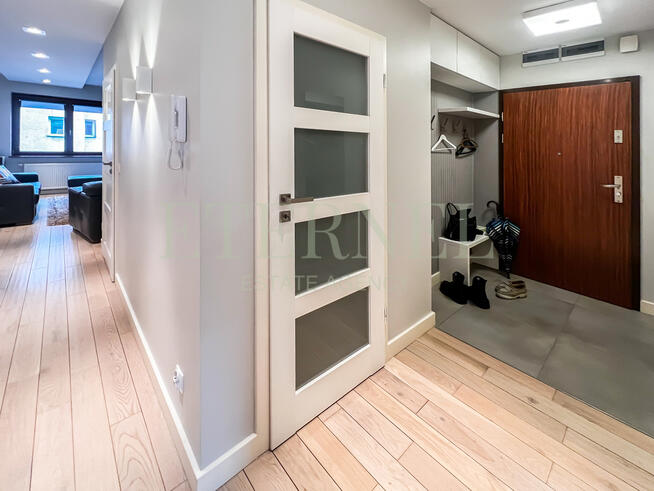 3pokojowe w centrum - parking w cenie + garaż