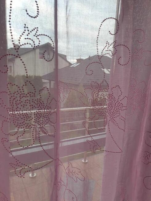 Tkanina przelotki blady róż haft 131 x 230 firanka