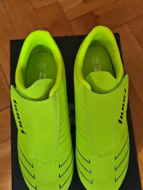 Nowe Buty do grania w piłkę halówki Huari rozmiar 32