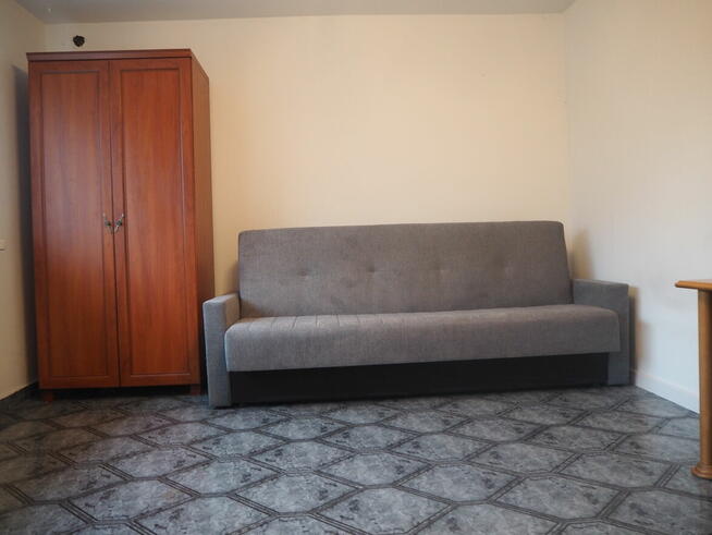 Dwa ładne pokoje po 1300zl w domu przy firmie Volkswagen!