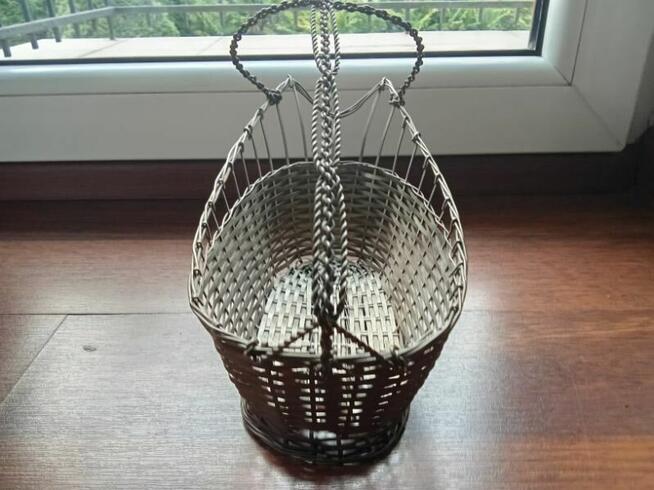 Sprzedam platerowany pleciony koszyk na wino