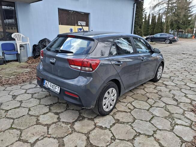 Syndyk sprzeda samochód KIA RIO