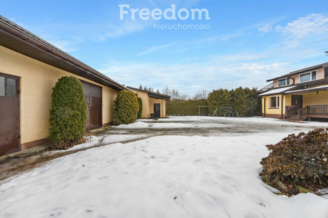 Dom na dużej hektarowej działce Skuły