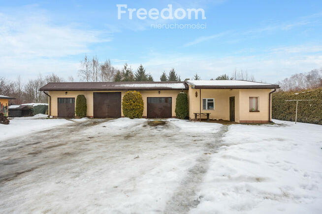 Dom na dużej hektarowej działce Skuły