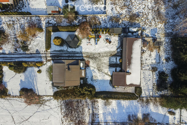 Dom na dużej hektarowej działce Skuły