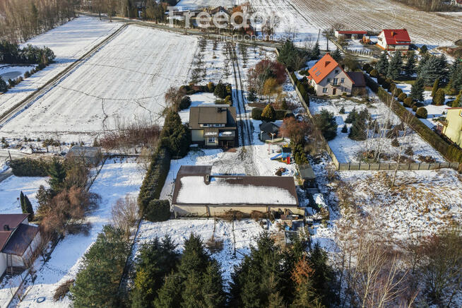 Dom na dużej hektarowej działce Skuły