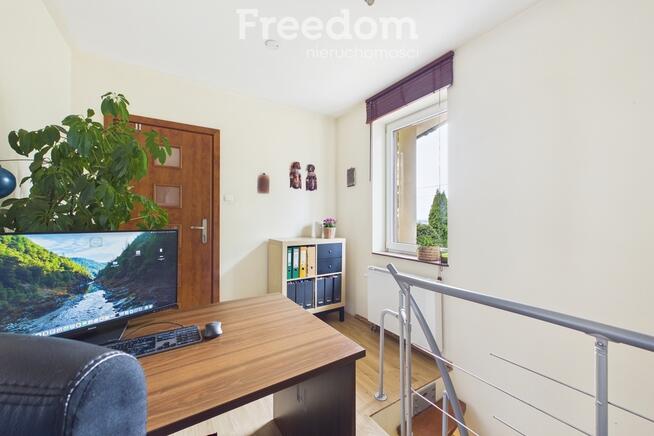 Kompaktowy, urokliwy rodzinny dom wolnostojący.