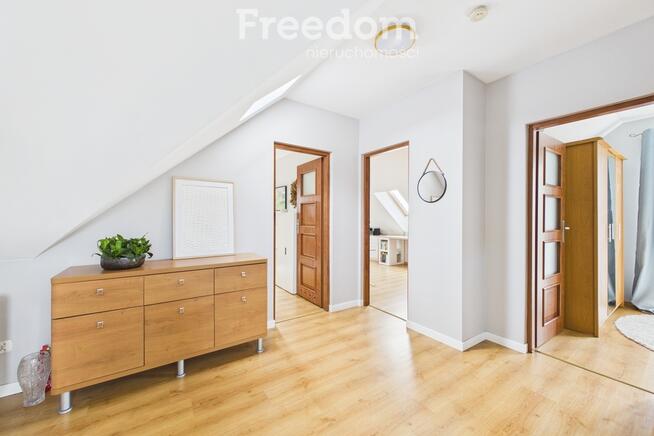 Kompaktowy, urokliwy rodzinny dom wolnostojący.