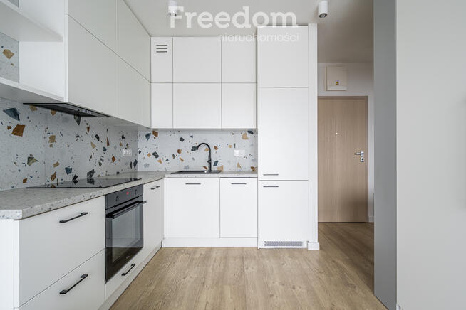 Komfortowe mieszkanie na Nowodworach z 2021 roku