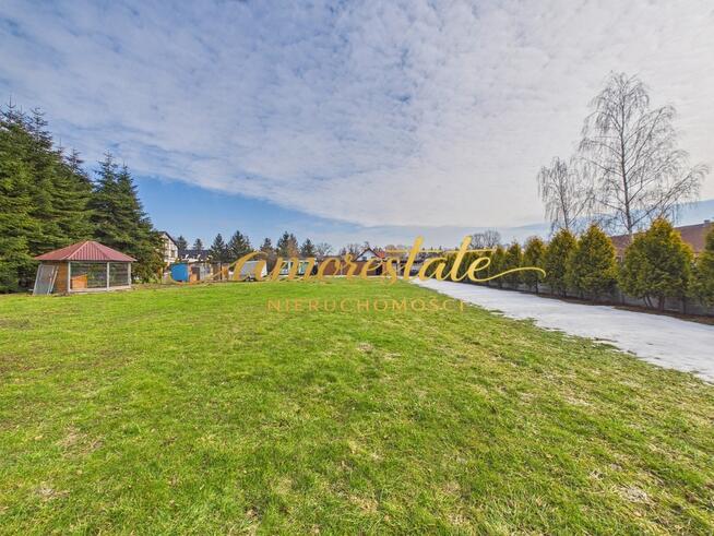 Usługowa działka z potencjałem w Cedrach Wielkich.