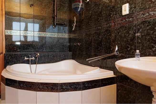 Apartament w centrum nad dachami z parkingiem