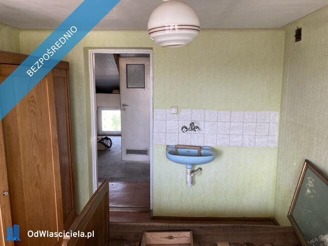 Do remontu, przestronny, z budynkami gosp