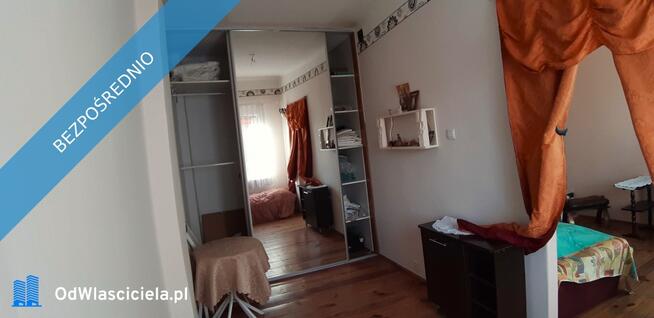 Mały bliźniak, z garażem, nad zalewem.