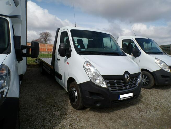 Renault Master auto laweta pomoc drogowa auto pomoc