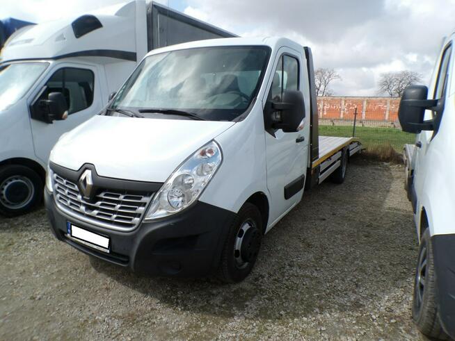 Renault Master auto laweta pomoc drogowa auto pomoc