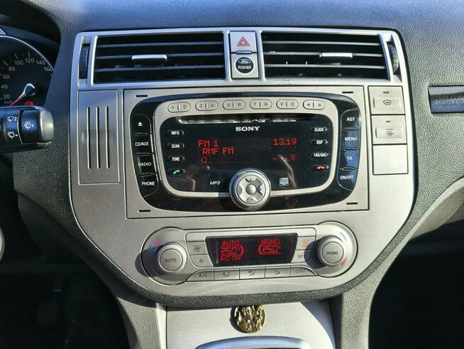 Ford Kuga 4x4 / Klimatronic 2strefy / Tempomat / Komputer / Czujniki parkowania