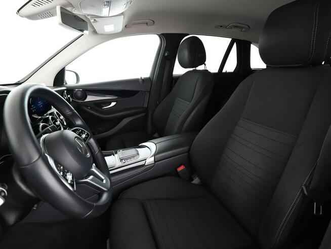 Mercedes GLC 220 FV23% 4x4 automat full LED navi klima auto kamery i czujniki parkowani