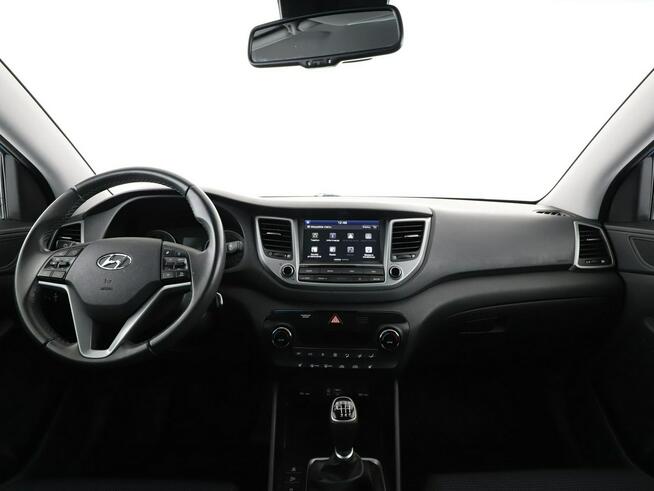 Hyundai Tucson Niski przebieg Navi Czujniki parkowania Klimatyzacja Podgrzewane fotel