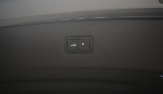 Audi Q7 3.0TDI 231KM Quattro S-line Matrix Kamera Dociągi Pakiet Czerń