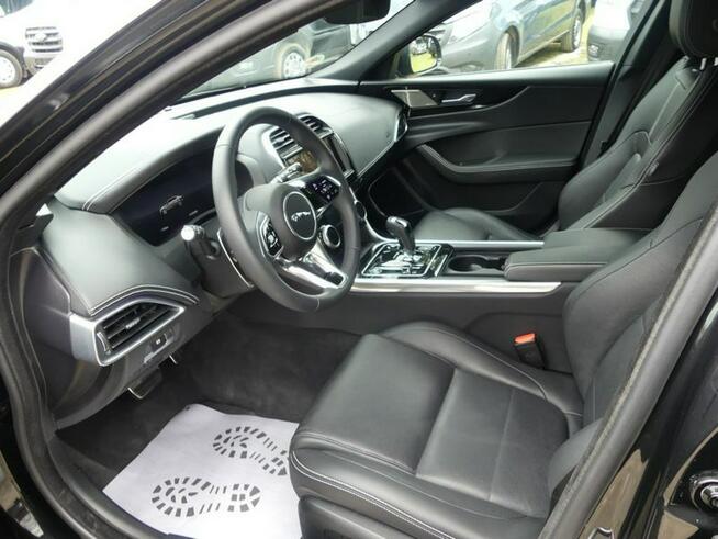 Jaguar XE P300 AWD 300R Sport MAXTON DESIGN Matrix-LED Head-up-Display