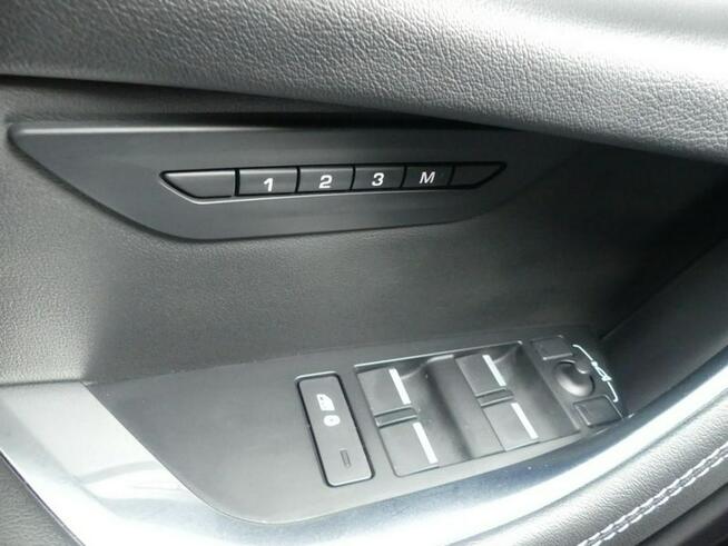 Jaguar XE P300 AWD 300R Sport MAXTON DESIGN Matrix-LED Head-up-Display