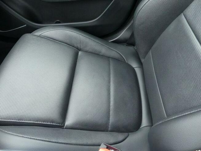 Jaguar XE P300 AWD 300R Sport MAXTON DESIGN Matrix-LED Head-up-Display