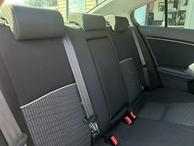 Toyota Avensis Salon Polska Bezwypadkowy Stan Bardzo Dobry benzyna gaz