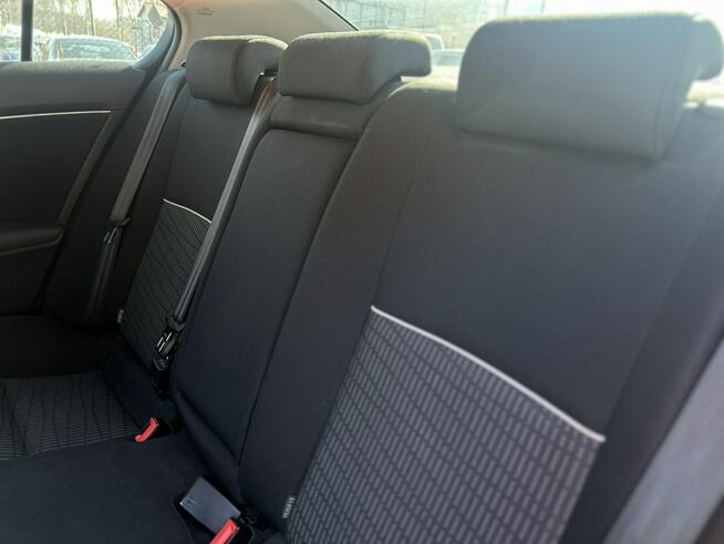 Toyota Avensis Salon Polska Bezwypadkowy Stan Bardzo Dobry benzyna gaz