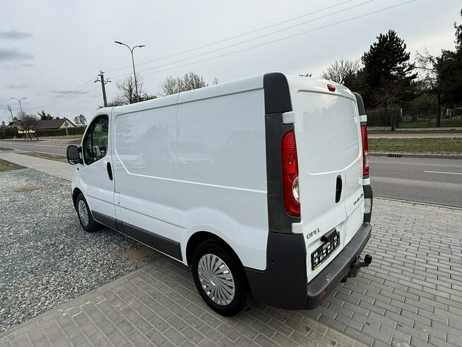 Opel Vivaro 2.0CDTi Lift 2012r Klimatyzacja 3-osobowy Hak VAT-1A !