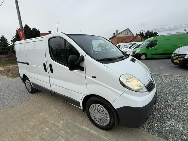 Opel Vivaro 2.0CDTi Lift 2012r Klimatyzacja 3-osobowy Hak VAT-1A !