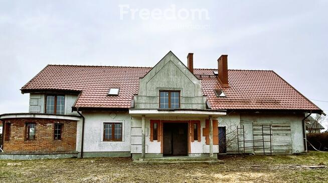 Dom w Łęgajnach z dużą działką 9 pokoi