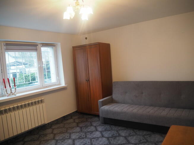 Dwa ładne pokoje po 1300zl w domu przy firmie Volkswagen!